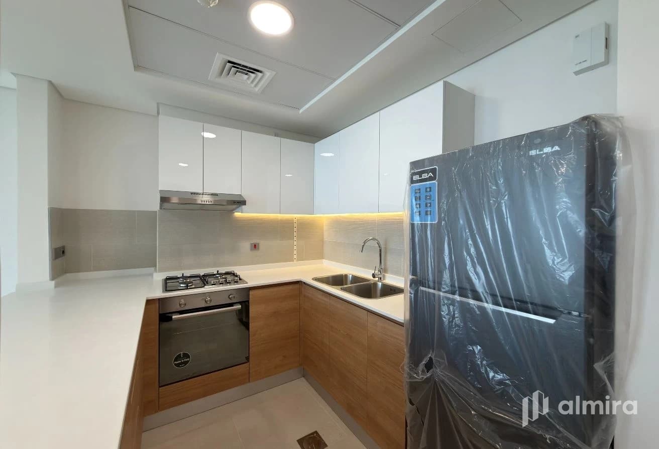 Partial Canal View | High Floor | Ready To Move In