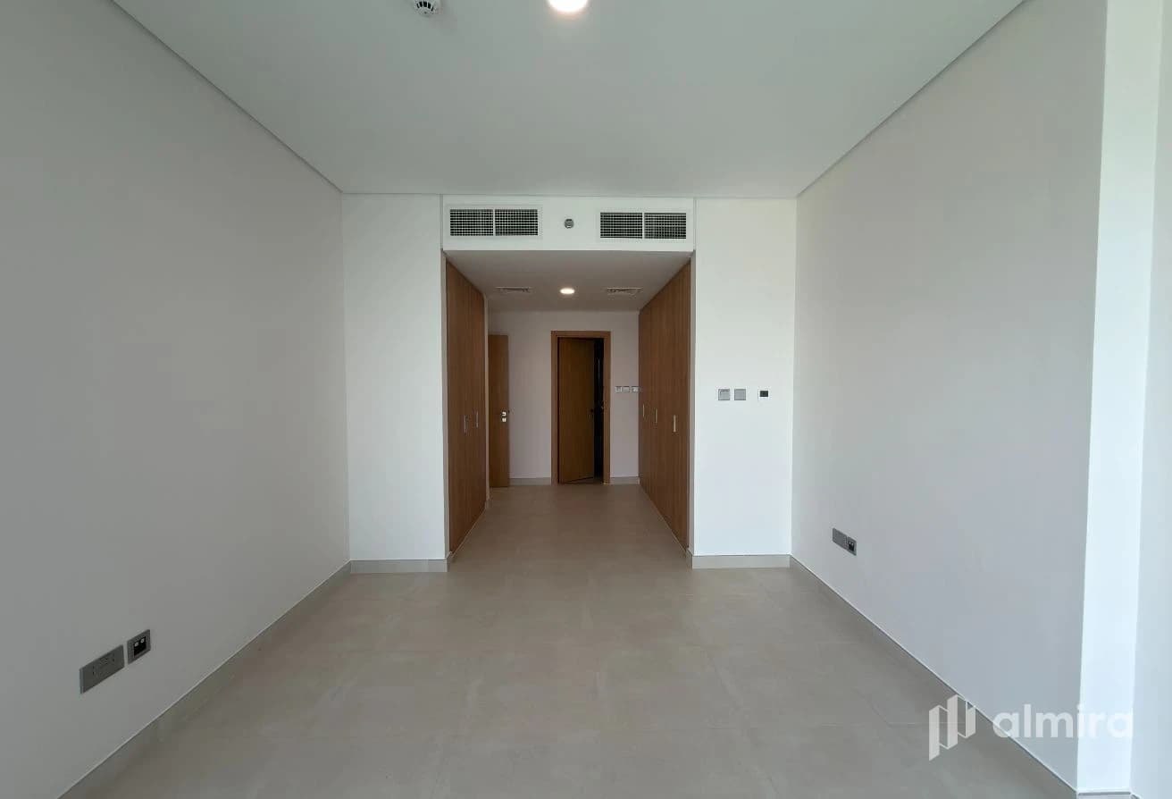 Partial Canal View | High Floor | Ready To Move In