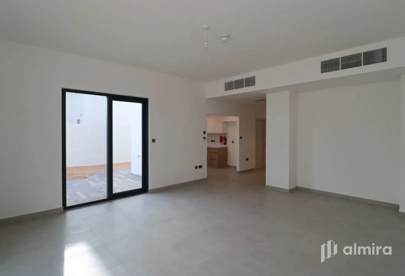 Single Row | Corner Unit | Direct to the Pool