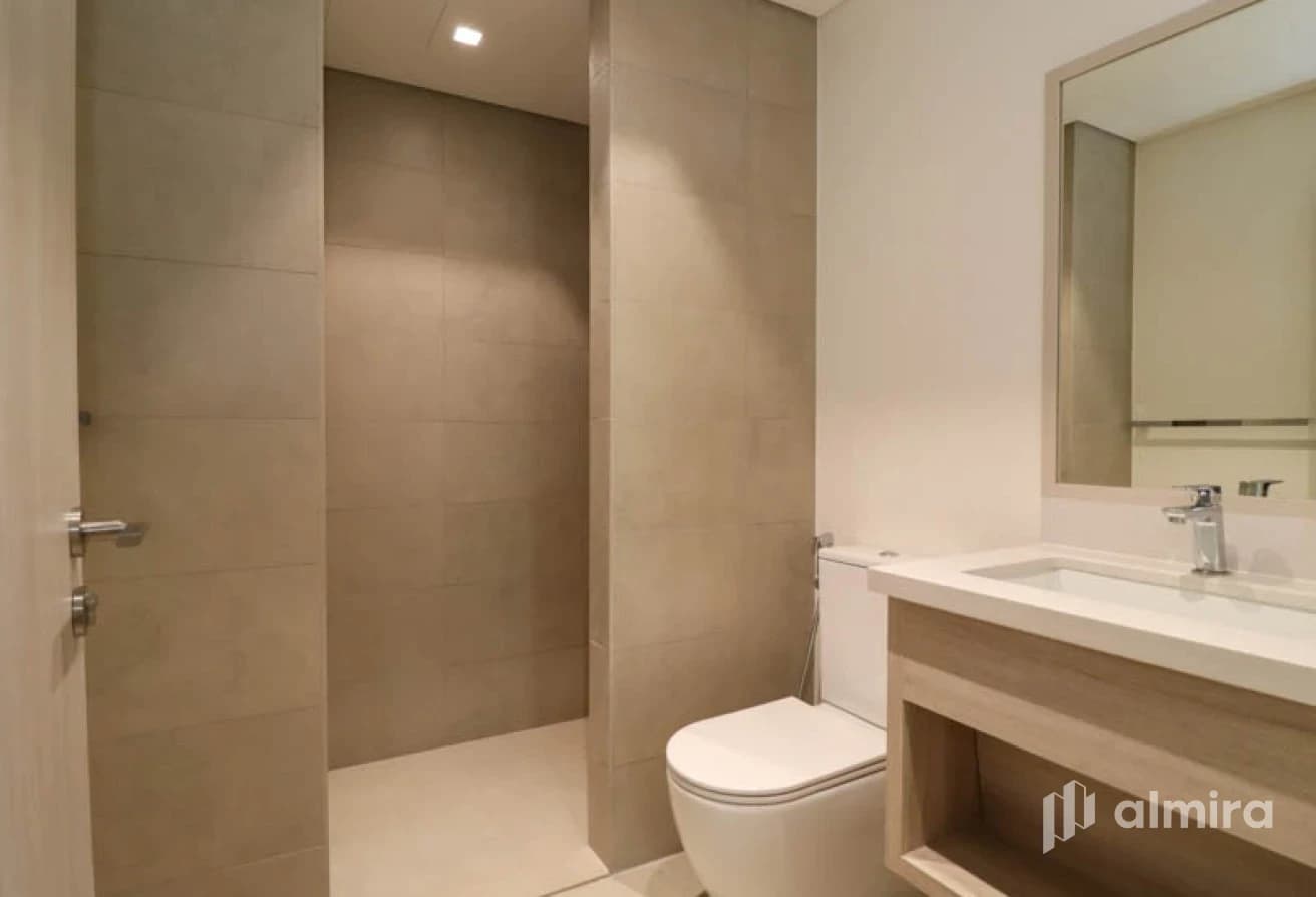 Single Row | Corner Unit | Direct to the Pool