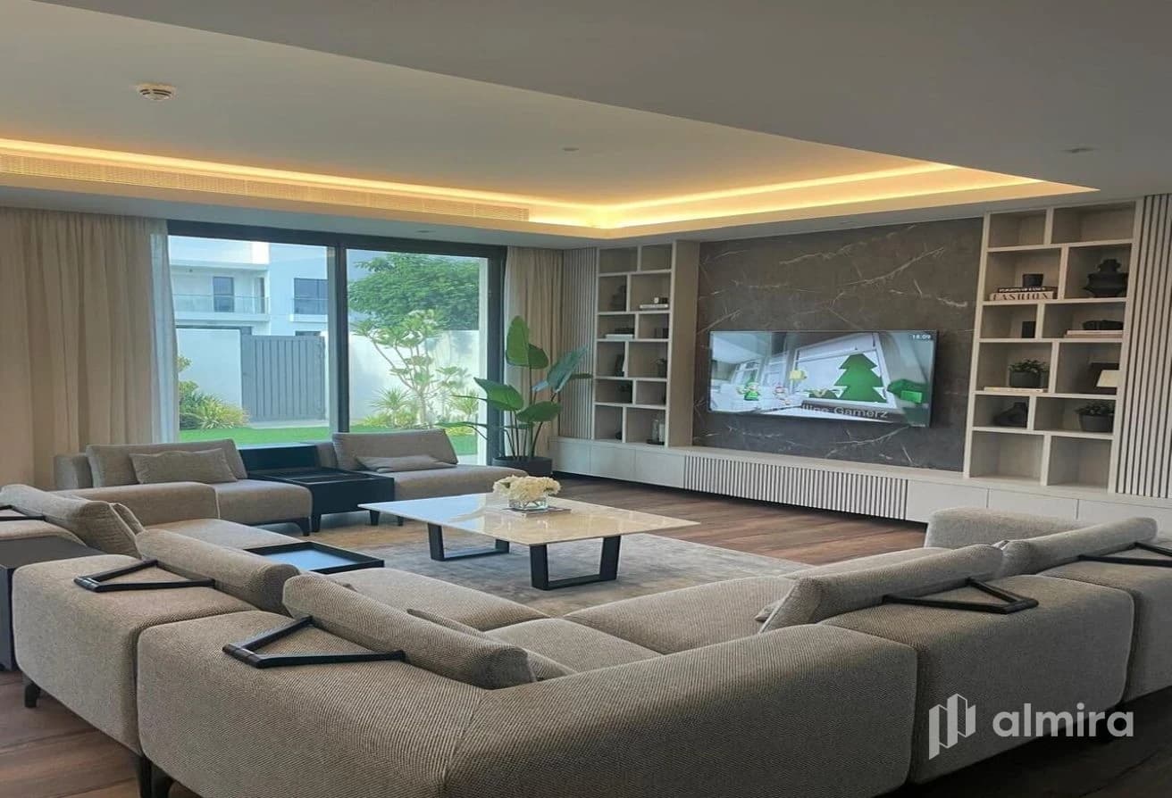 Single Row Corner | Upgraded Villa | Furnished