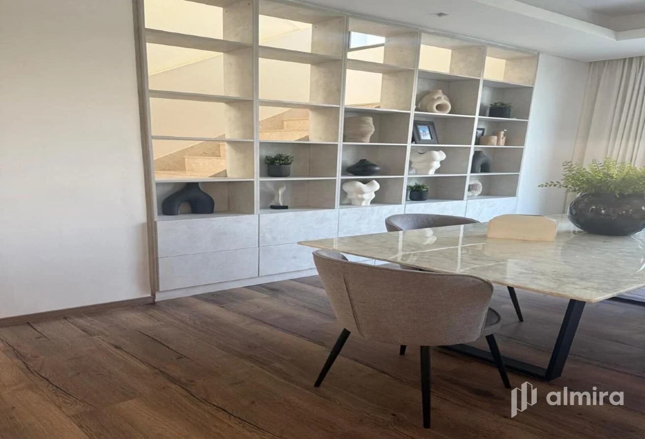 Single Row Corner | Upgraded Villa | Furnished