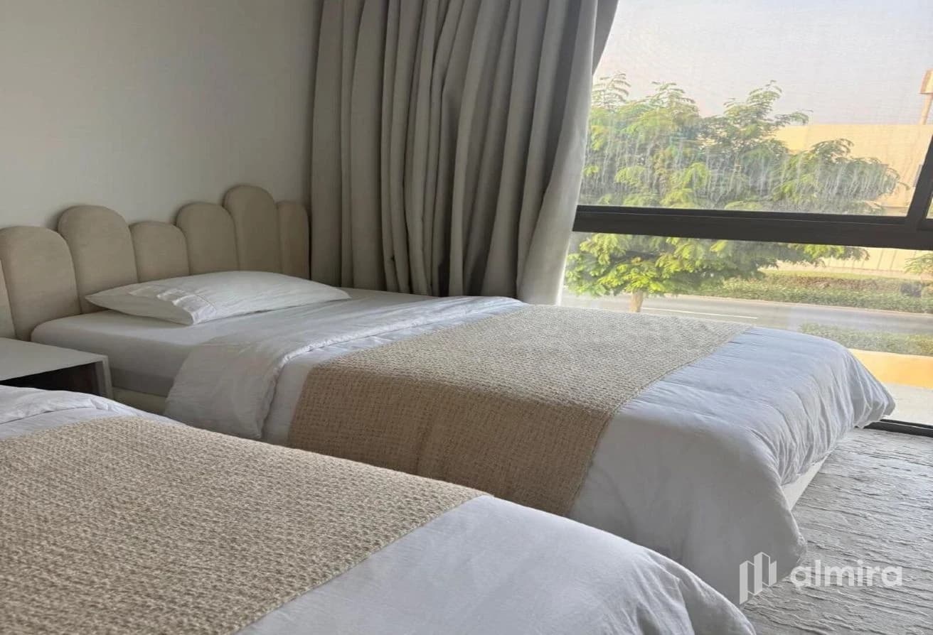 Single Row Corner | Upgraded Villa | Furnished