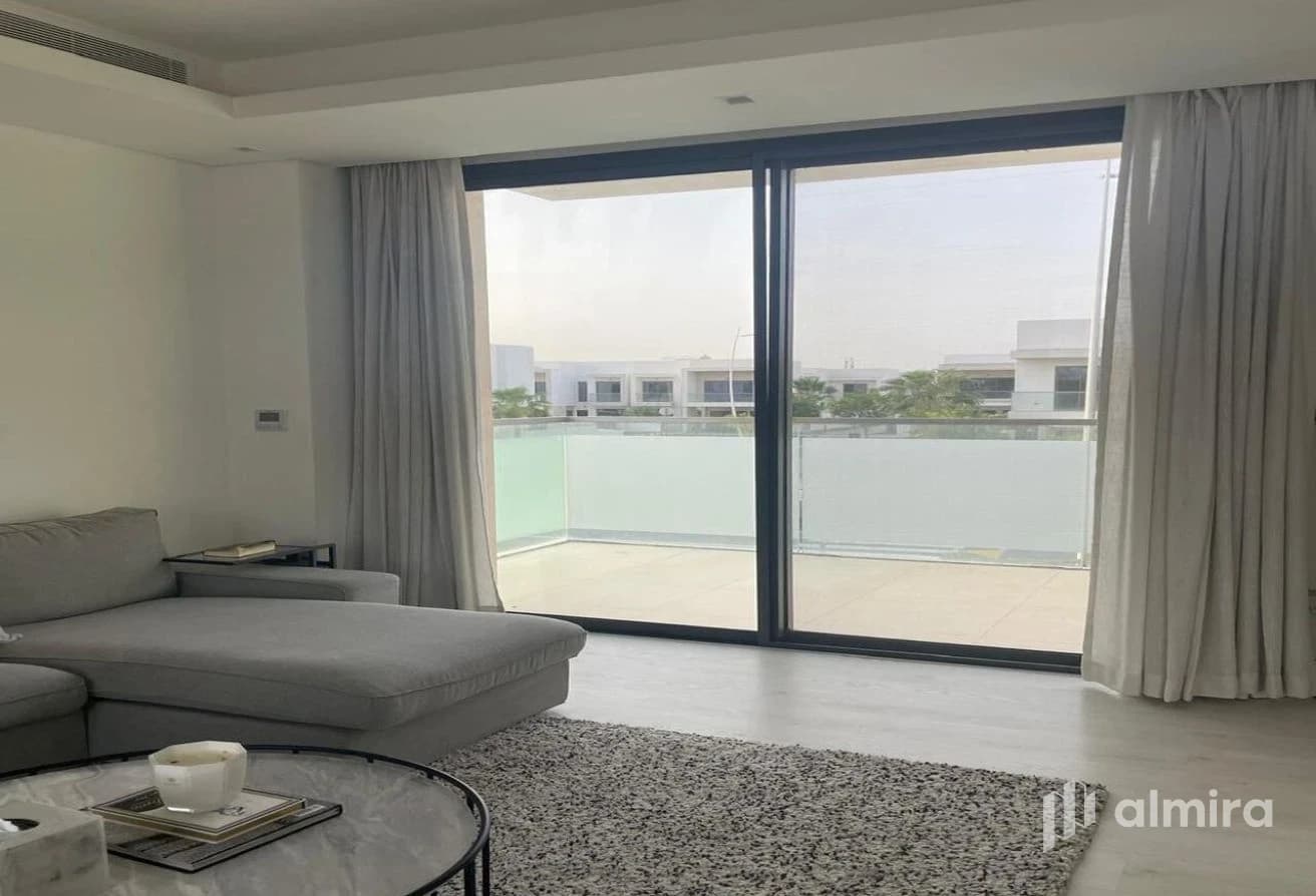 Single Row Corner | Upgraded Villa | Furnished