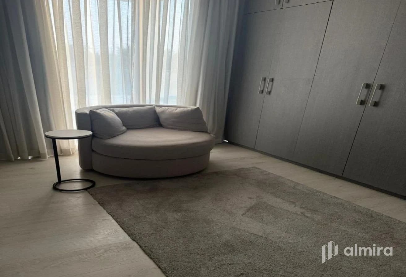Single Row Corner | Upgraded Villa | Furnished