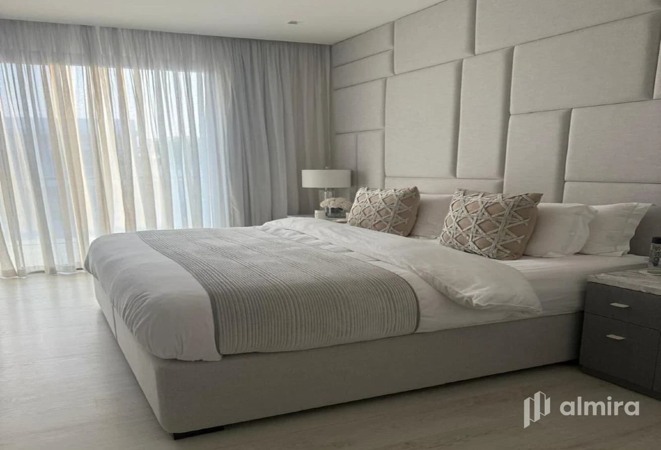 Single Row Corner | Upgraded Villa | Furnished