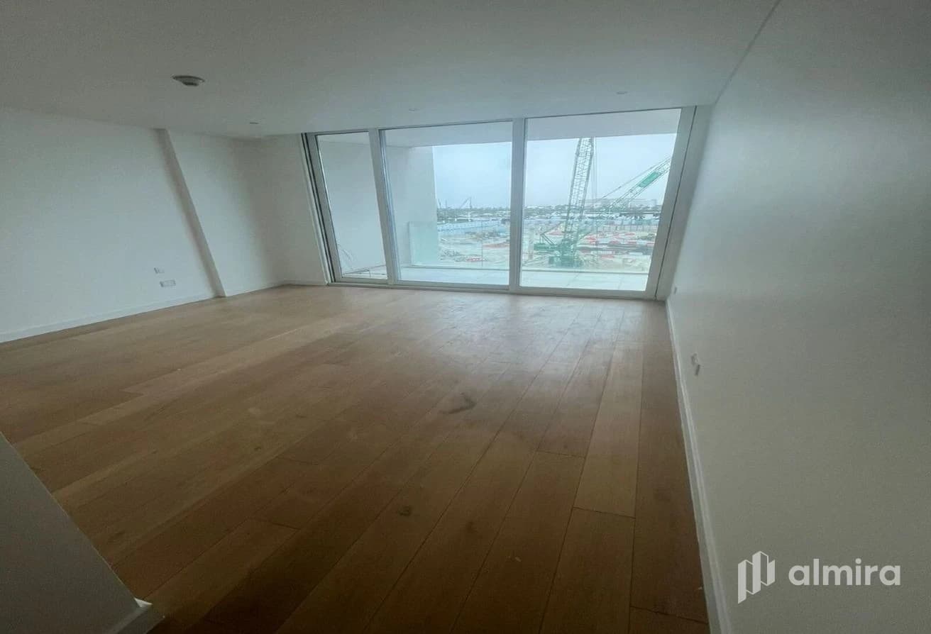 Elegant 2BR+M | Beach Access | Community View