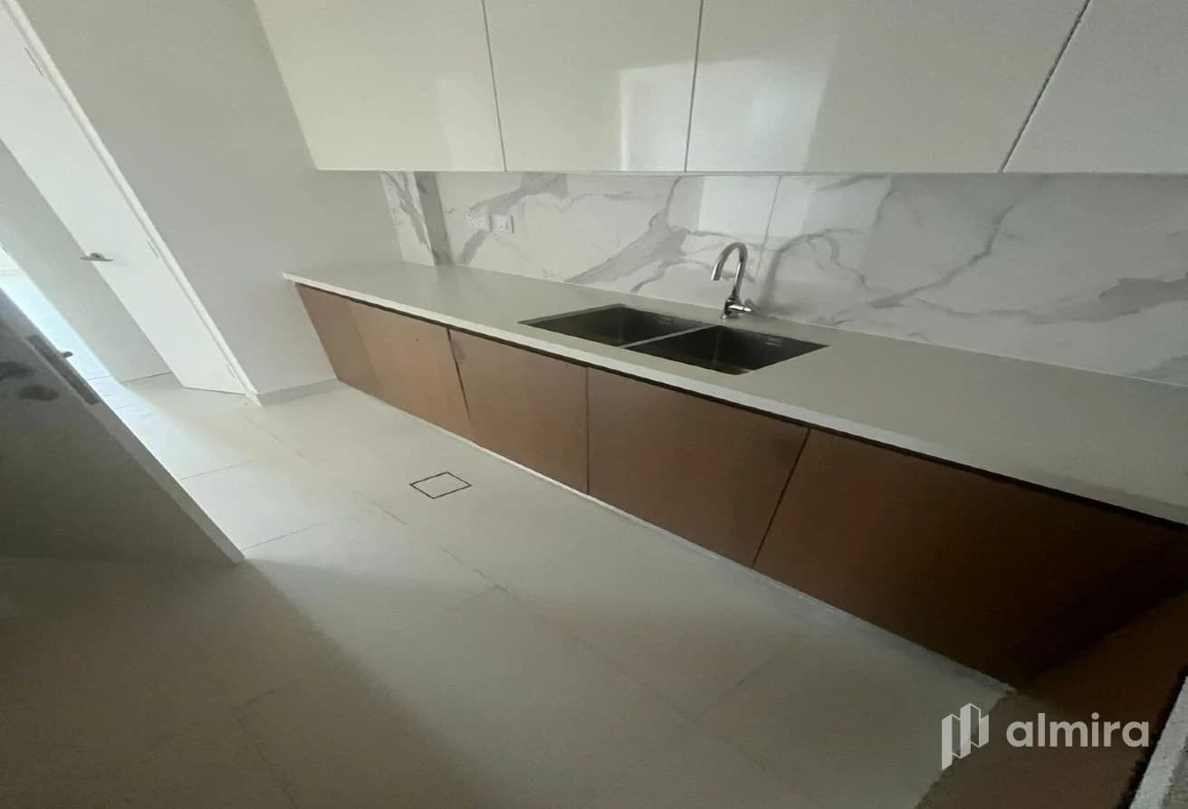Elegant 2BR+M | Beach Access | Community View