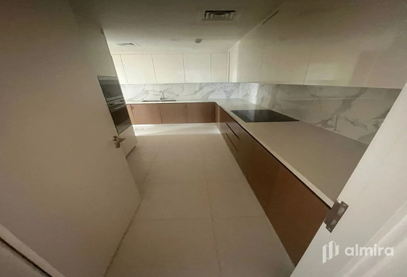 Elegant 2BR+M | Beach Access | Community View