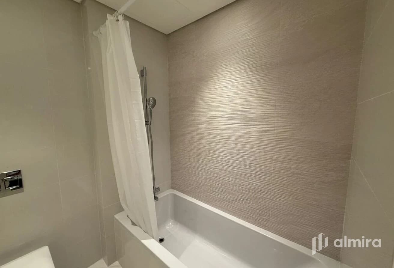 Elegant 2BR+M | Beach Access | Community View