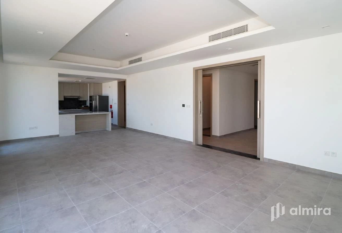 Single Row Corner | Brand New | Type C | Vacant