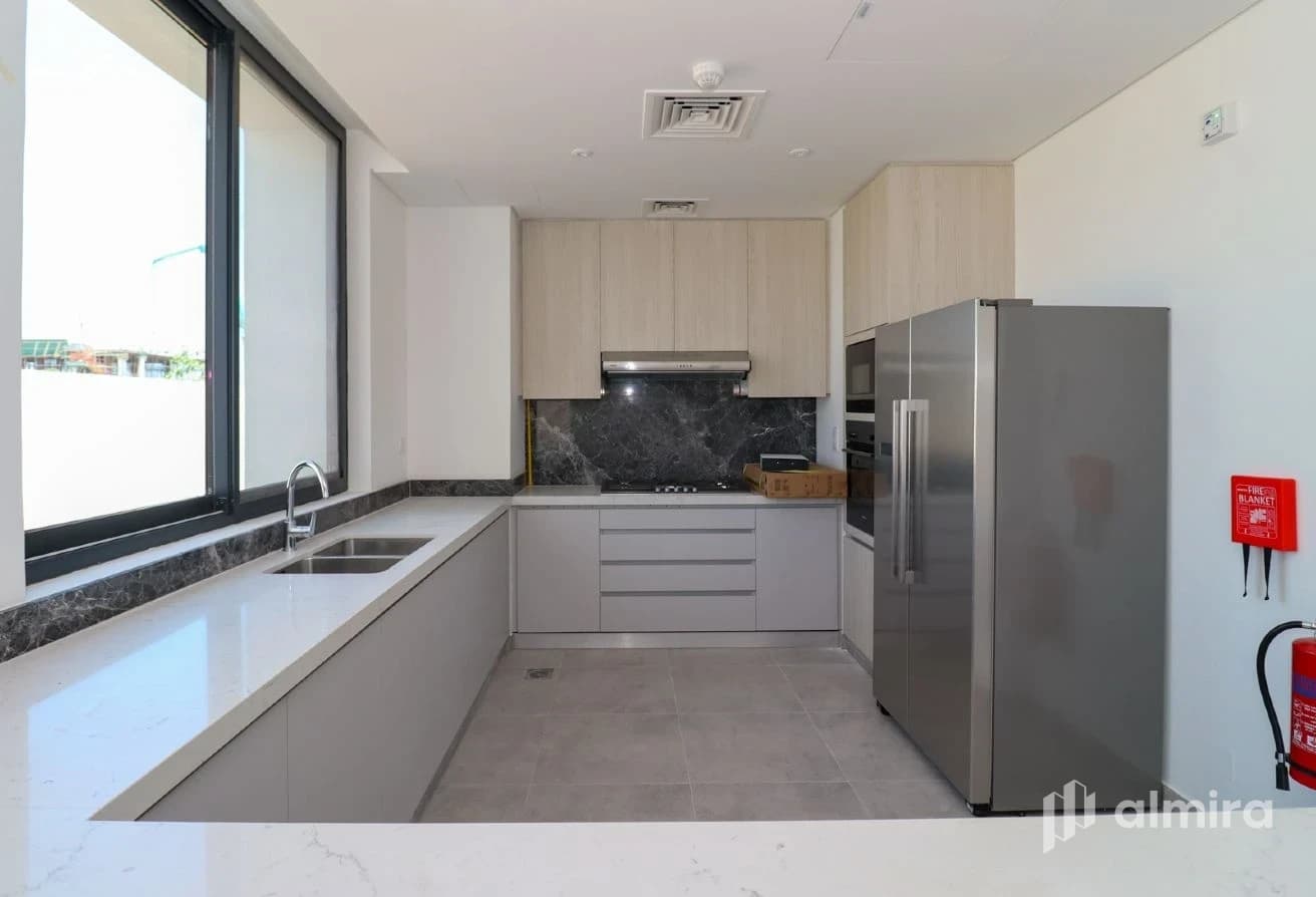 Single Row Corner | Brand New | Type C | Vacant