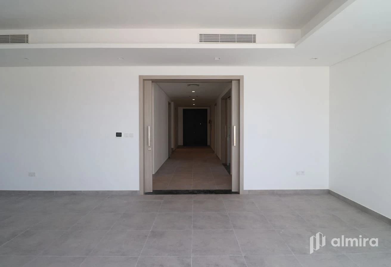 Single Row Corner | Brand New | Type C | Vacant