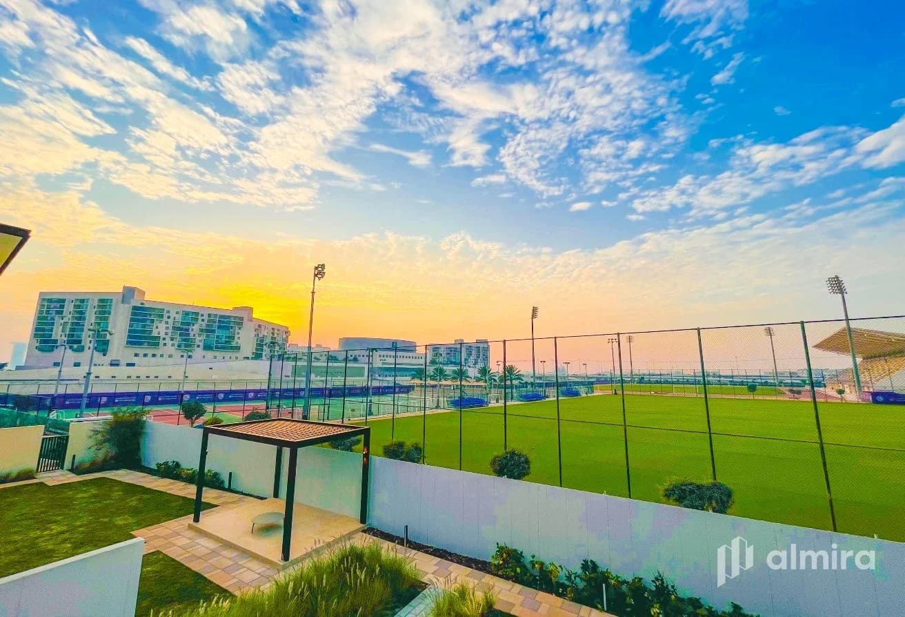 Premium 5BR + Pod | Single Row | Prime Location