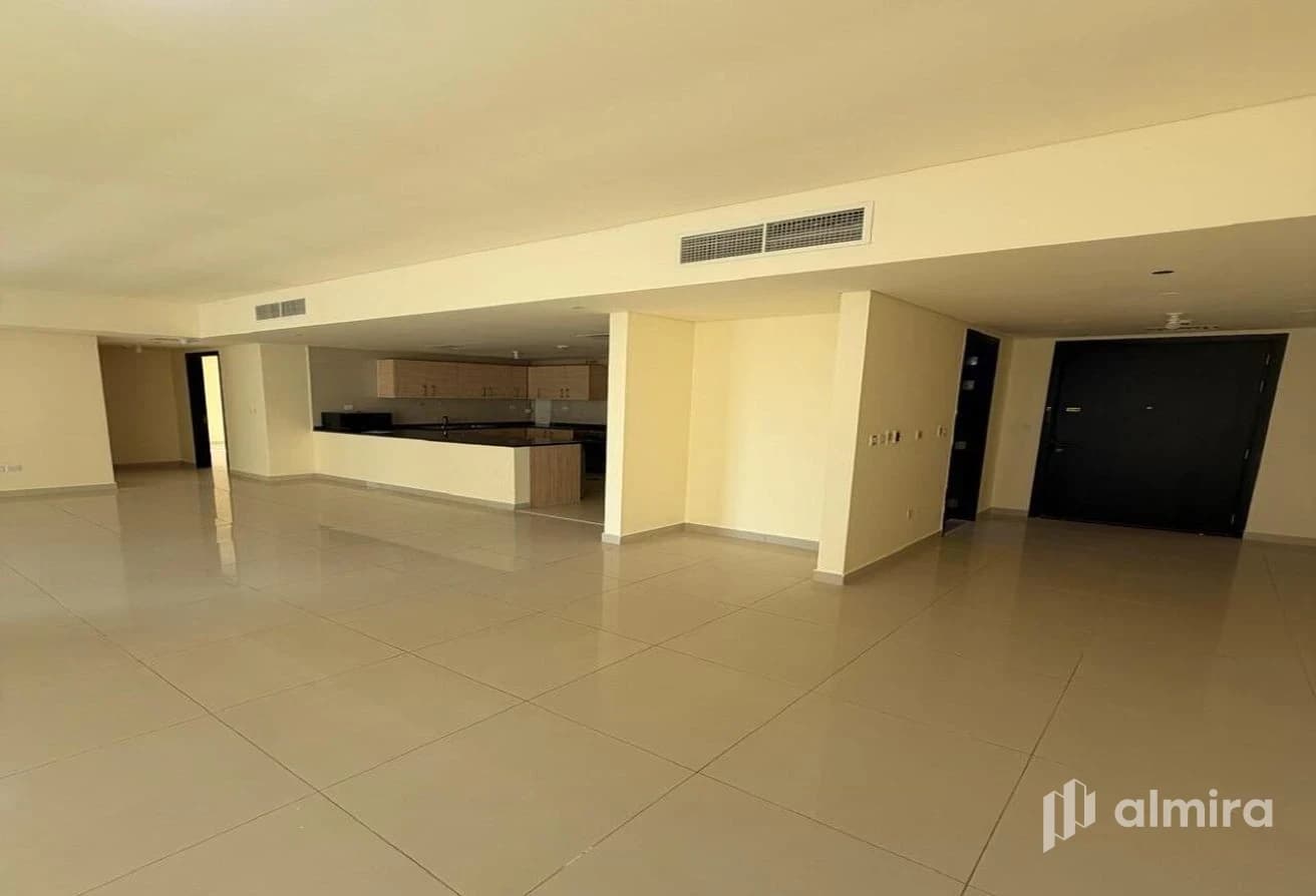 Sea View | Corner Unit | High Floor | Vacant