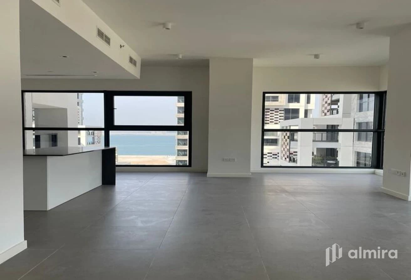 Sea View | 1BR w/ Balcony | Large Layout
