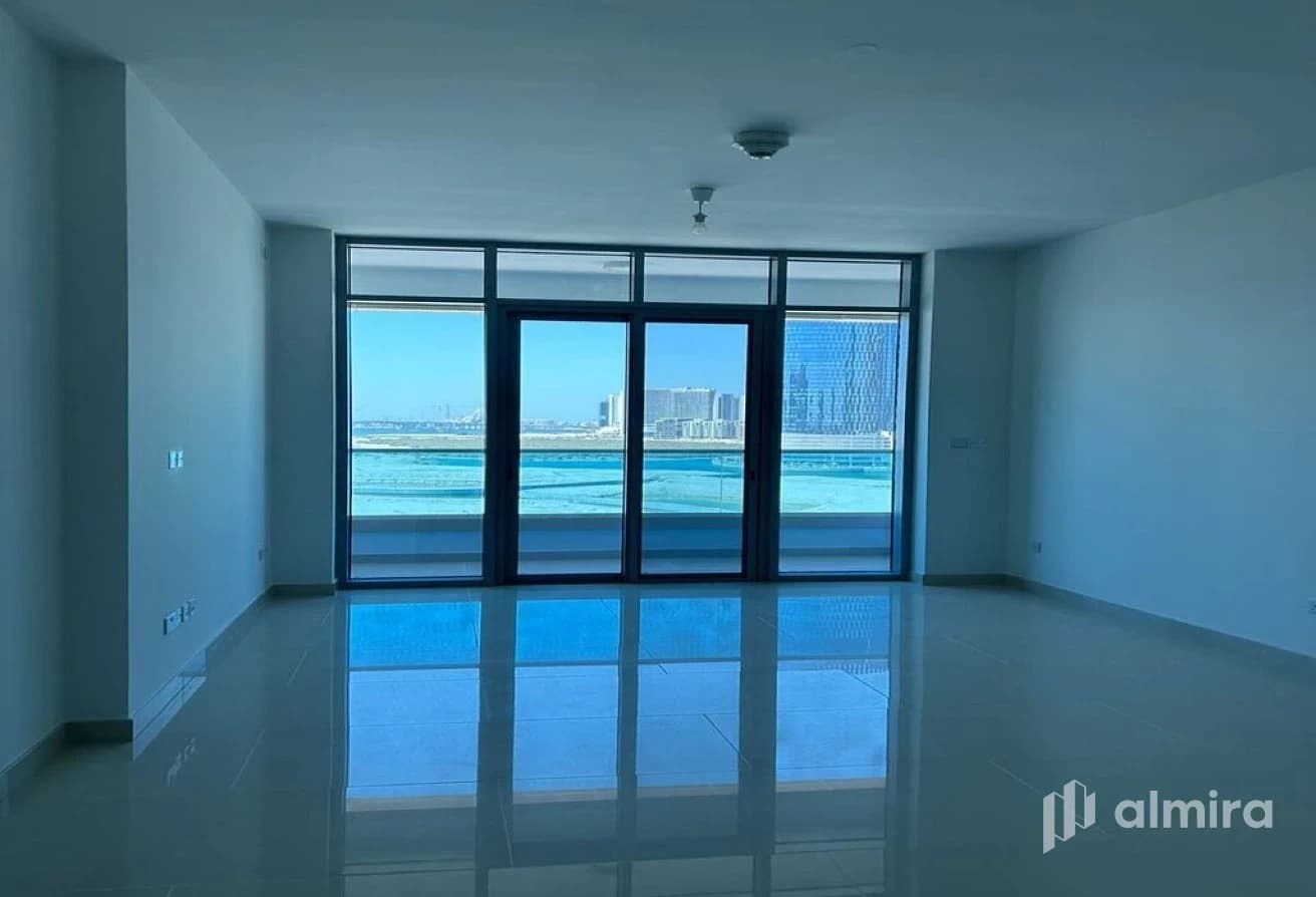 Canal View | Studio w/ Balcony | Spacious Layout