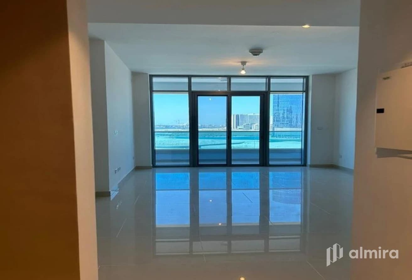 Canal View | Studio w/ Balcony | Spacious Layout