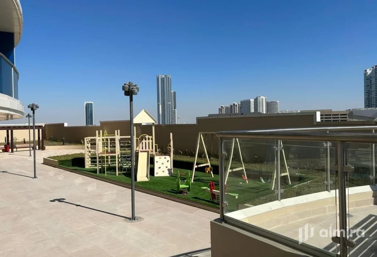 Canal View | Studio w/ Balcony | Spacious Layout