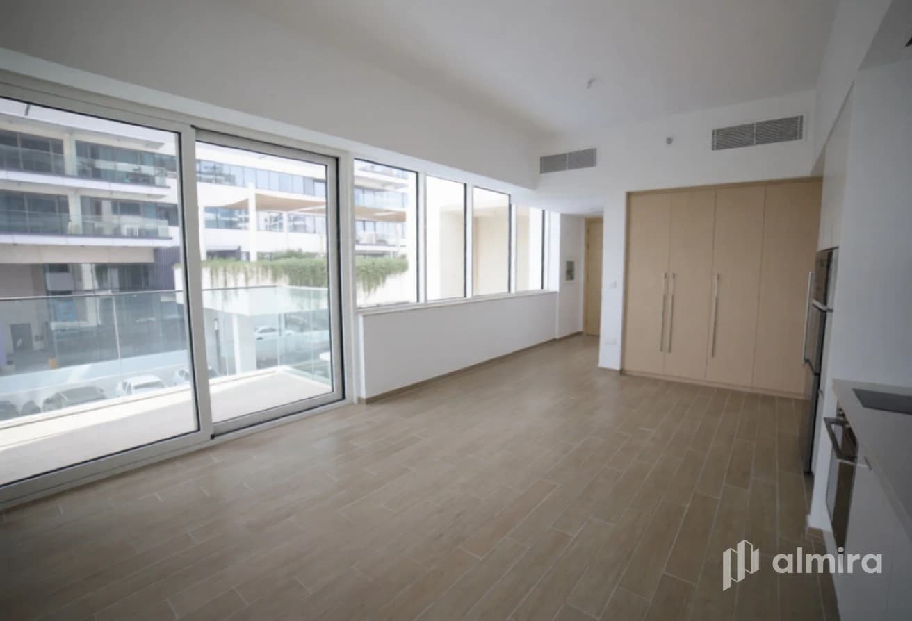Good Condition | Studio w/ Balcony | Upcoming
