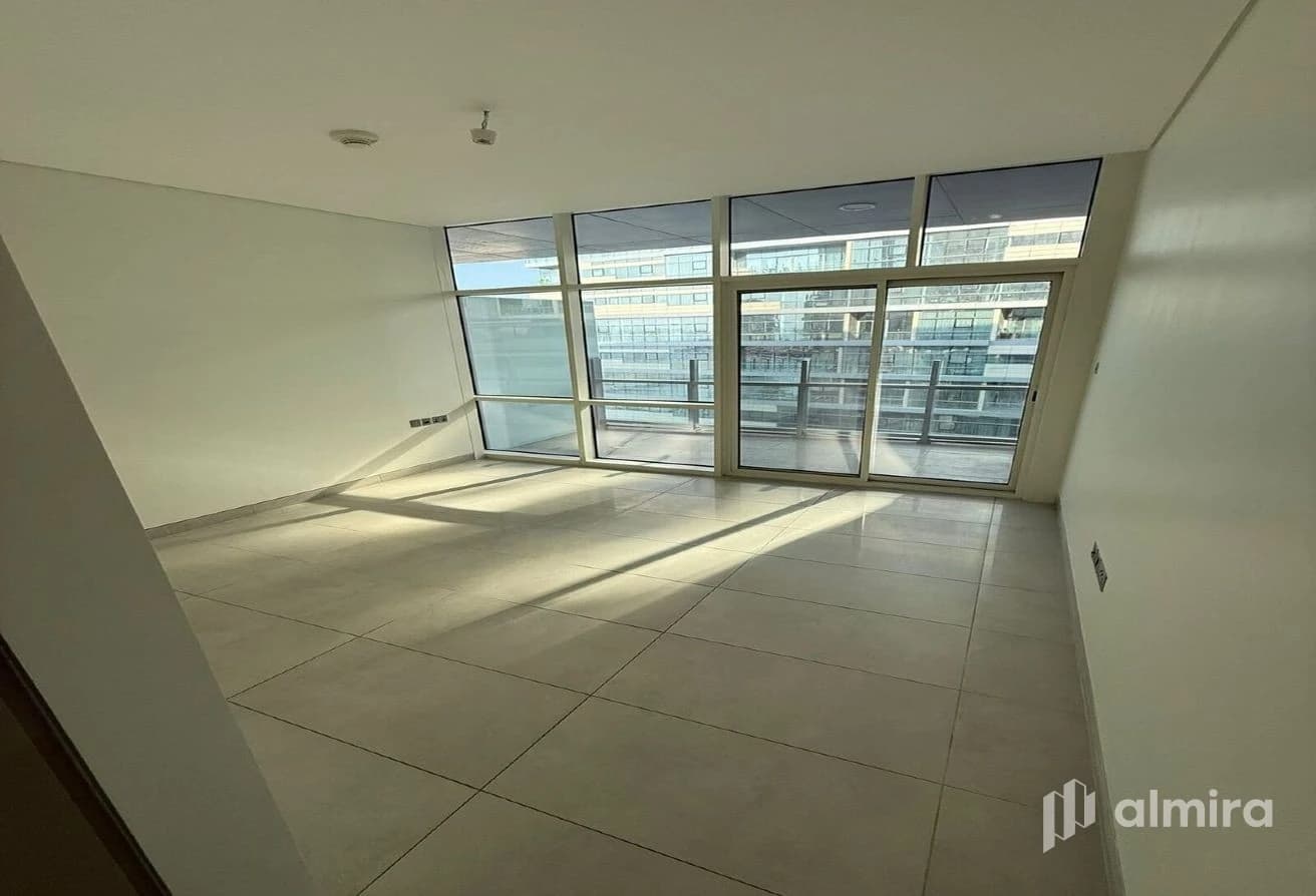 Partial Sea View | 2 Balconies | Well Maintained