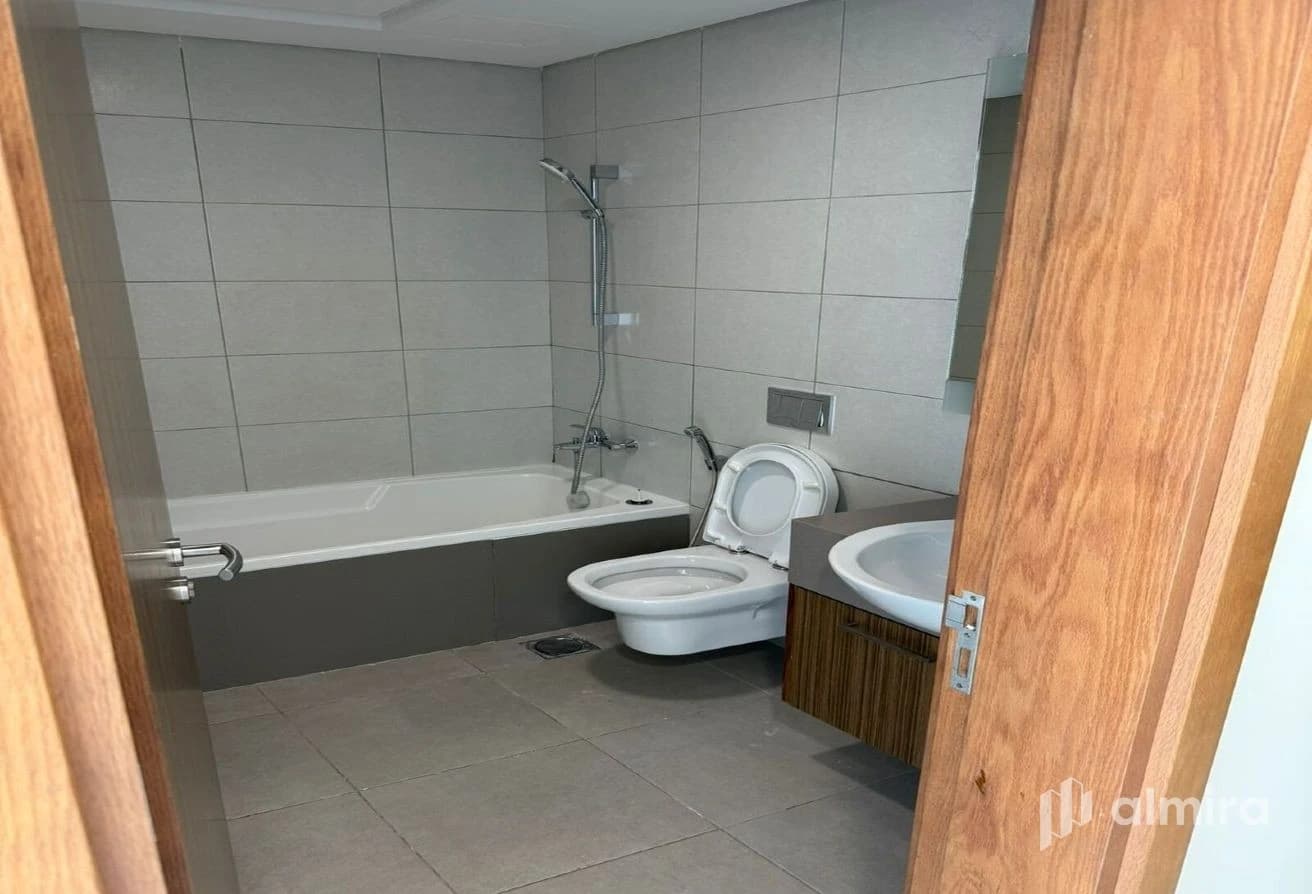 Partial Sea View | 2 Balconies | Well Maintained
