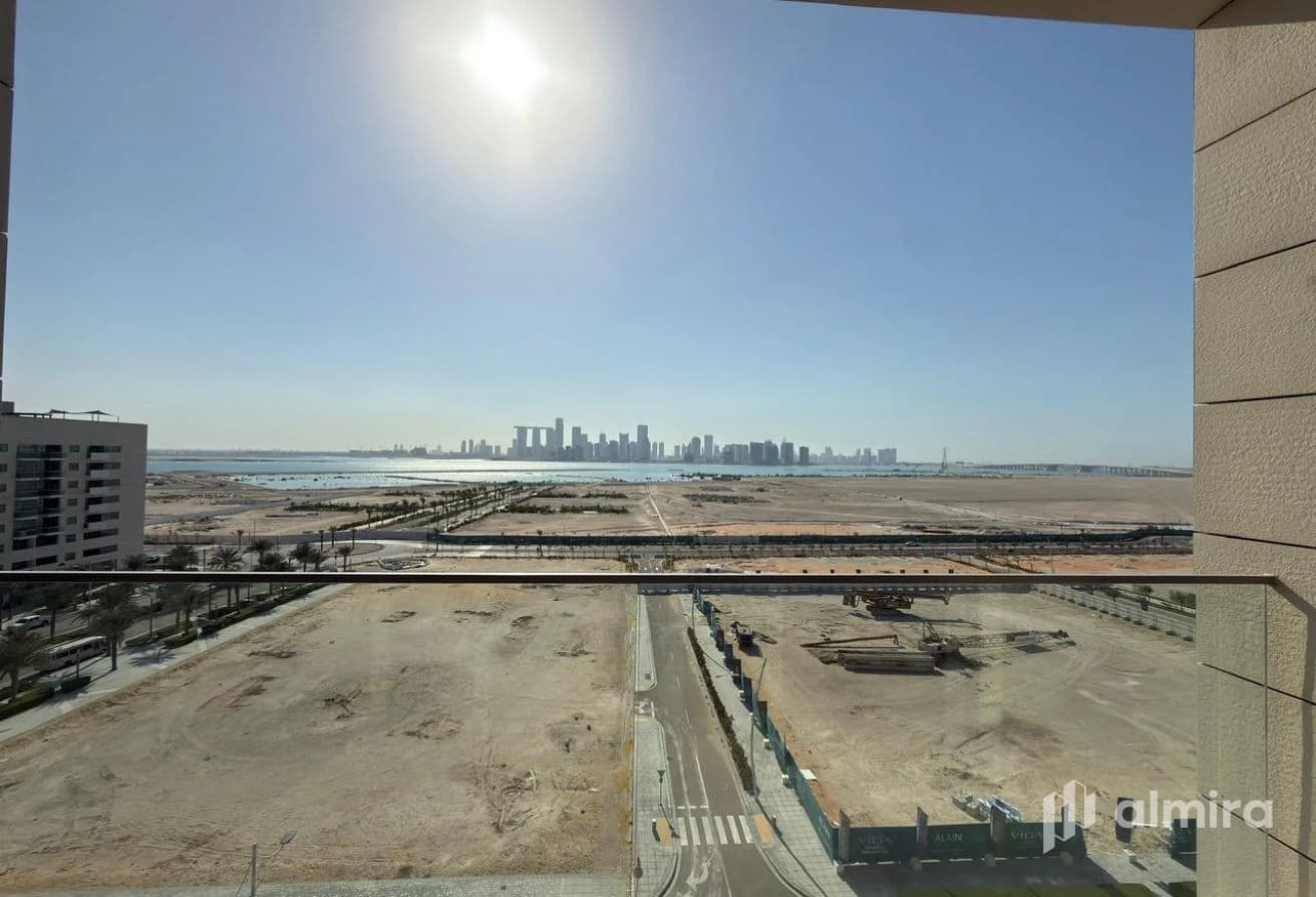 Sea View | Low Floor | Pristine Condition