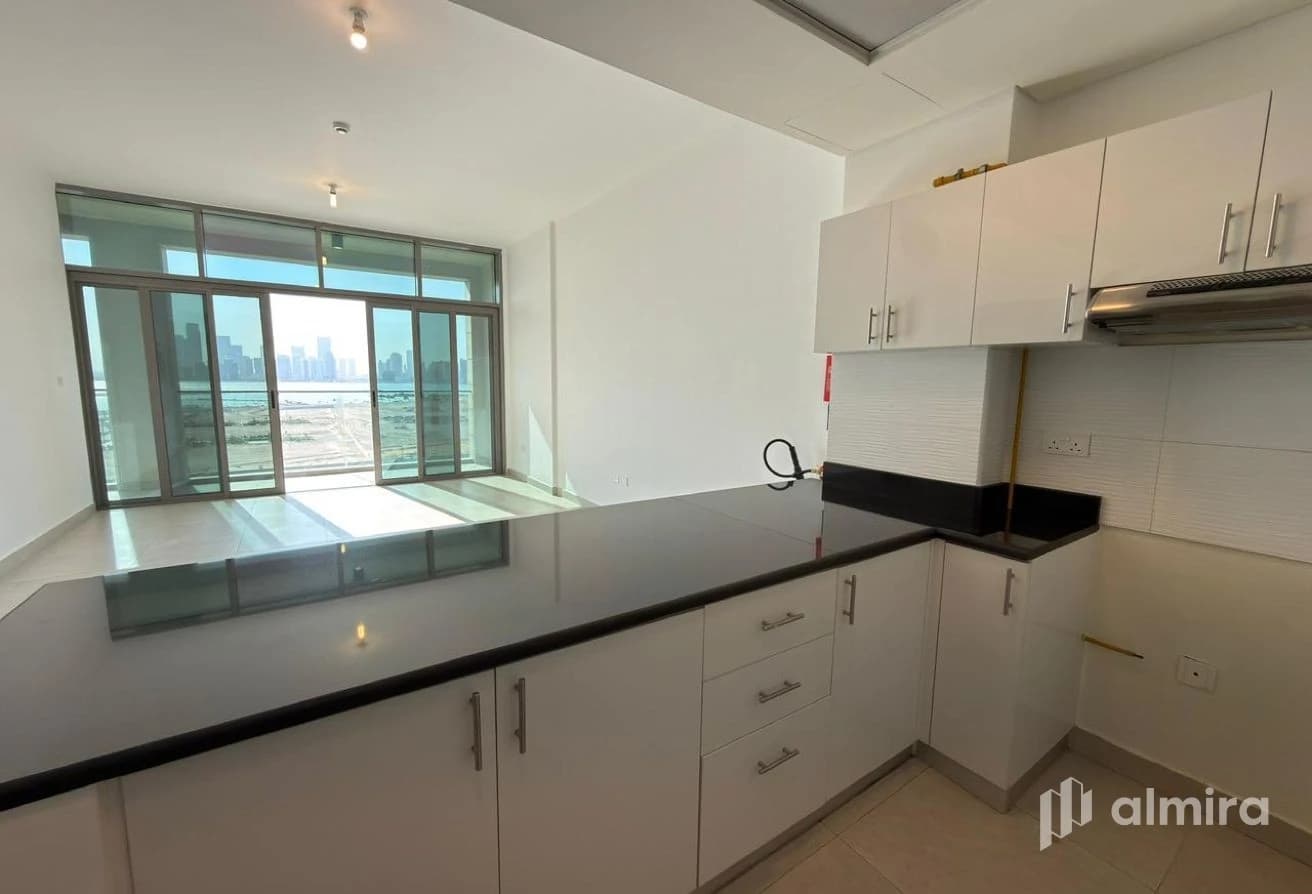 Sea View | Low Floor | Pristine Condition